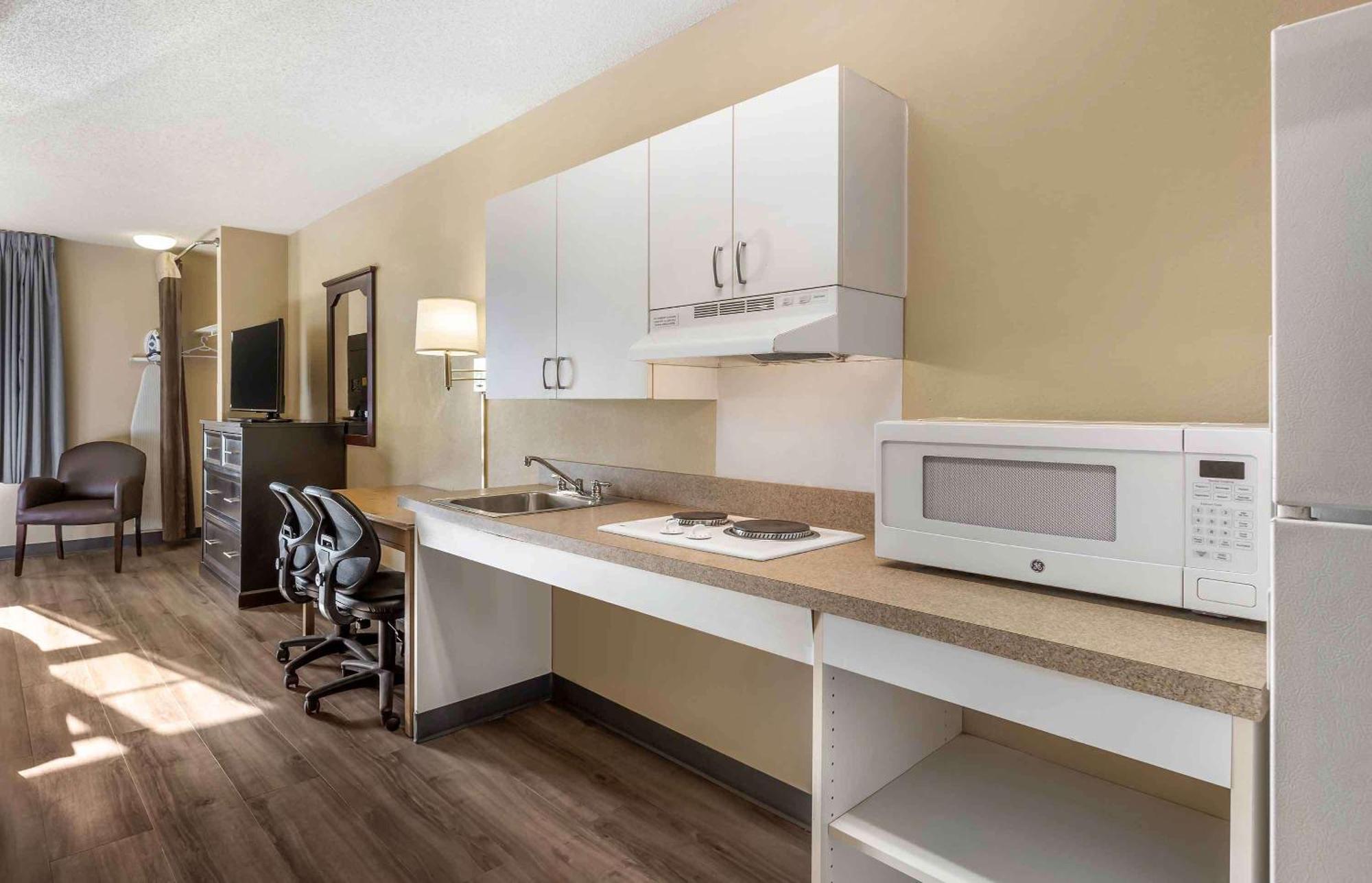 Extended Stay America Suites - Boston - Брейнтри Экстерьер фото